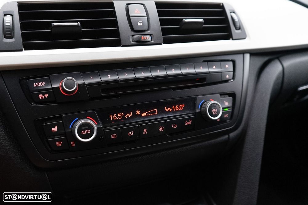 BMW 320 d Auto Pack M - 36