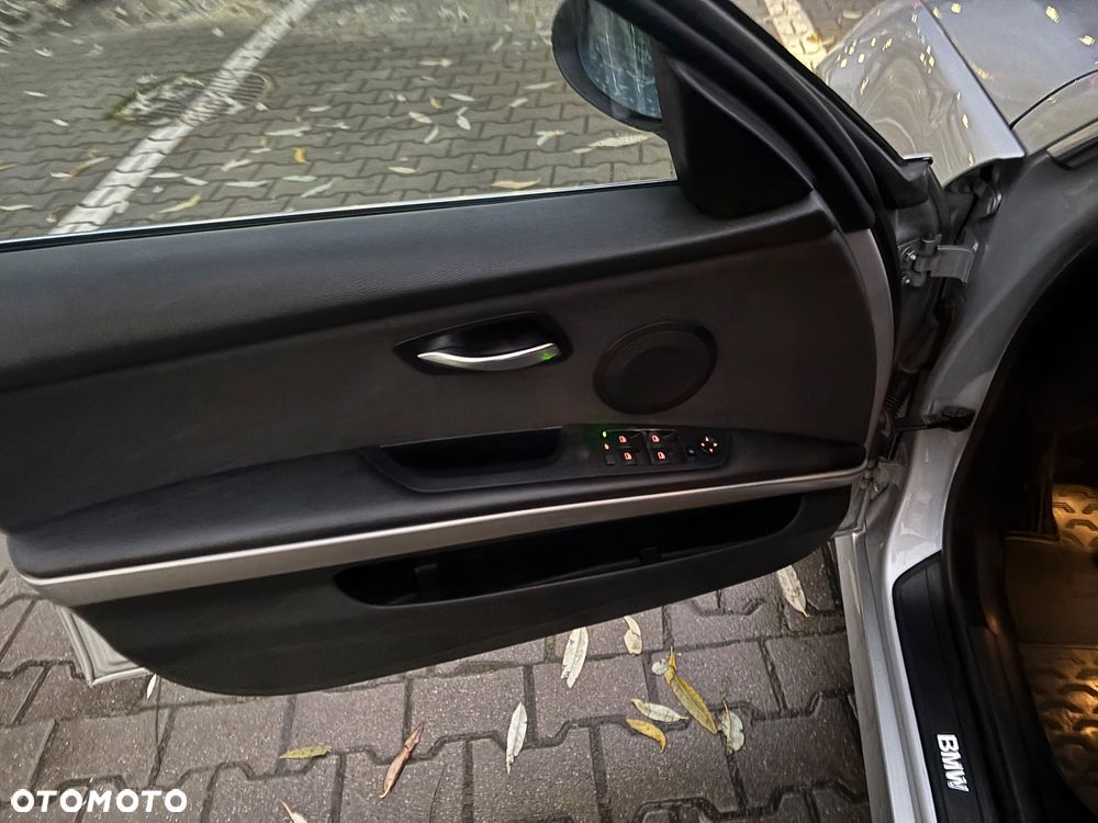 BMW Seria 3 330xd DPF Touring - 13