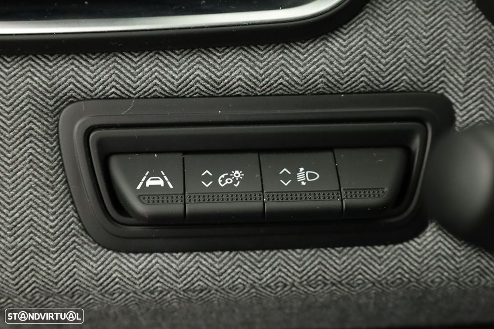 Renault Clio 1.0 TCe Techno Bi-Fuel - 19