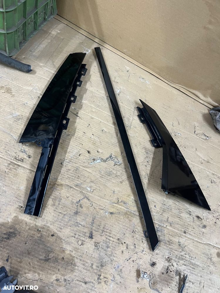 Ornamente ușă stânga spate range rover Evoque L551 2021 - 1