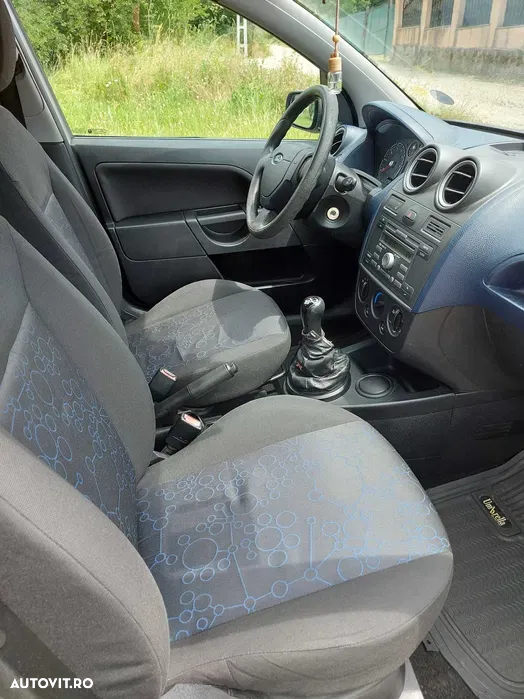 Ford Fiesta - 8