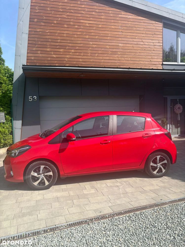 Toyota Yaris Hybrid 100 Active EU6 - 12