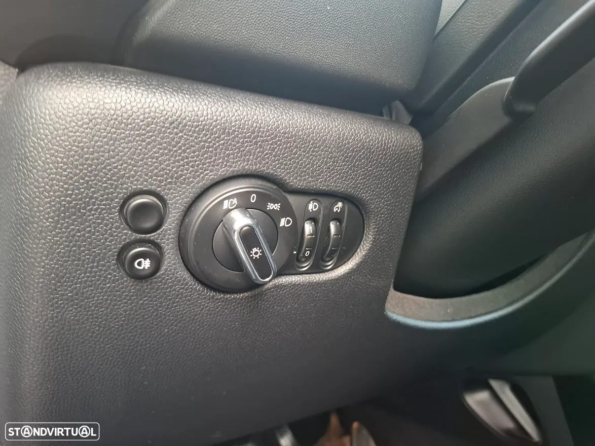 MINI 3 Portas Cooper SE Camden Edition - 37