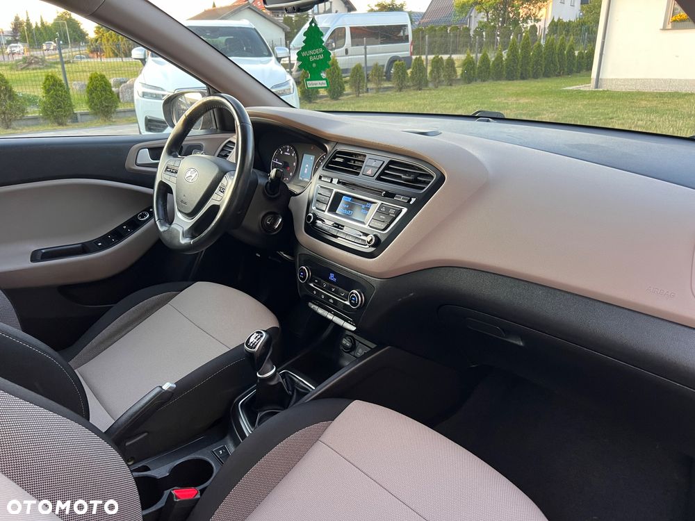 Hyundai i20 1.1 CRDi YES Gold - 12