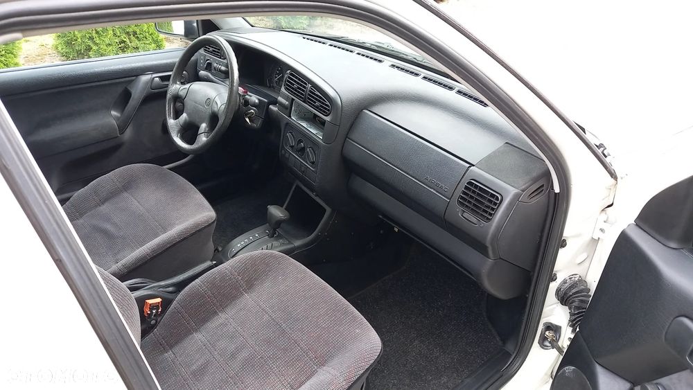 Volkswagen Vento - 8