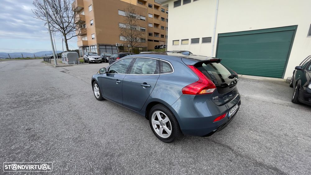 Volvo V40 D2 Kinetic - 23