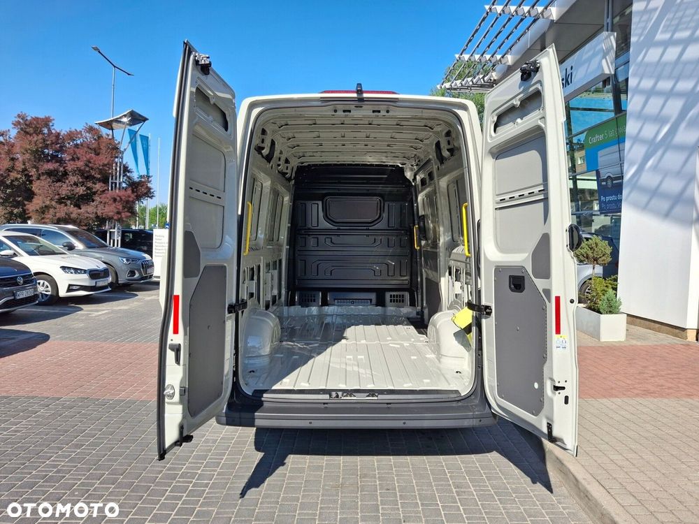 Volkswagen Crafter - 13