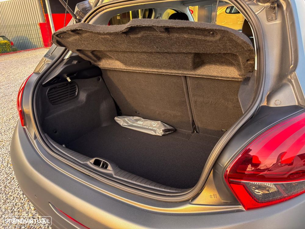 Peugeot 208 1.2 PureTech Style - 24