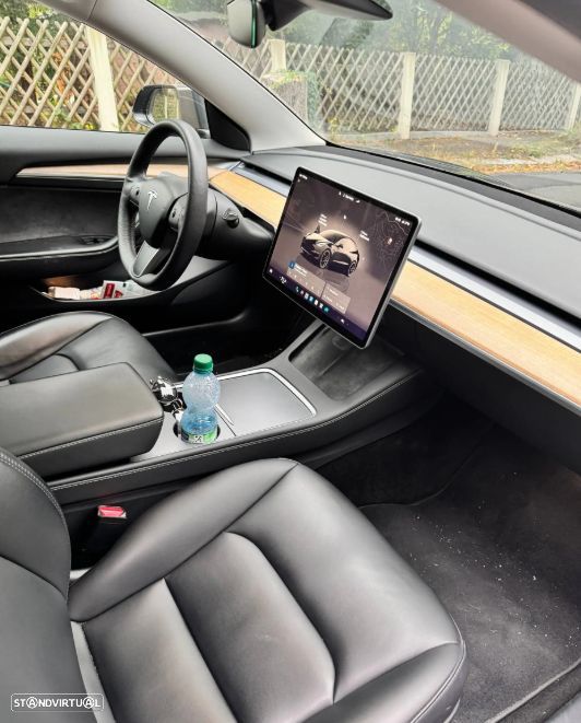 Tesla Model 3 - 6