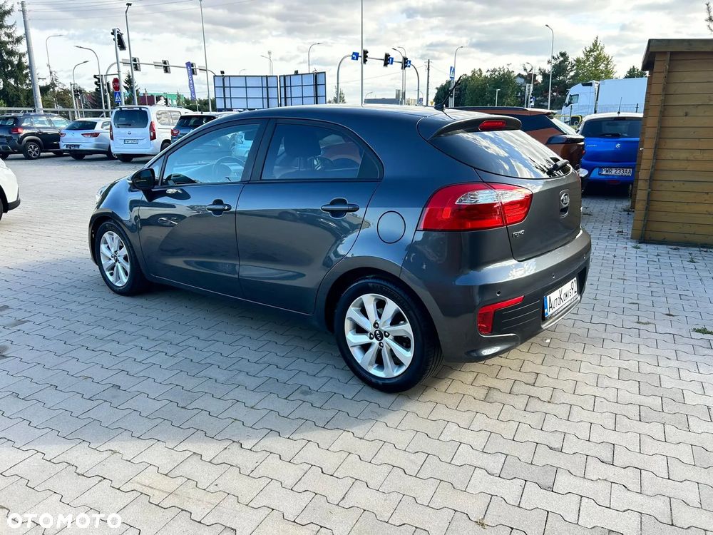 Kia Rio 1.2 M - 11