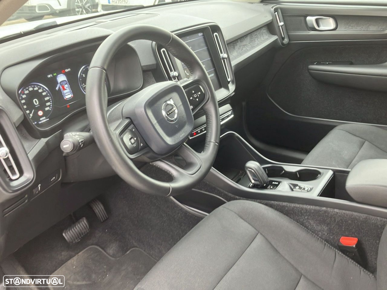 Volvo XC 40 2.0 D3 Momentum Geartronic - 14