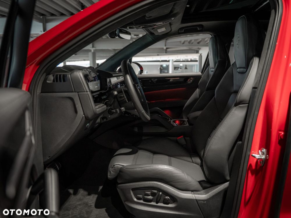 Porsche Cayenne GTS - 21