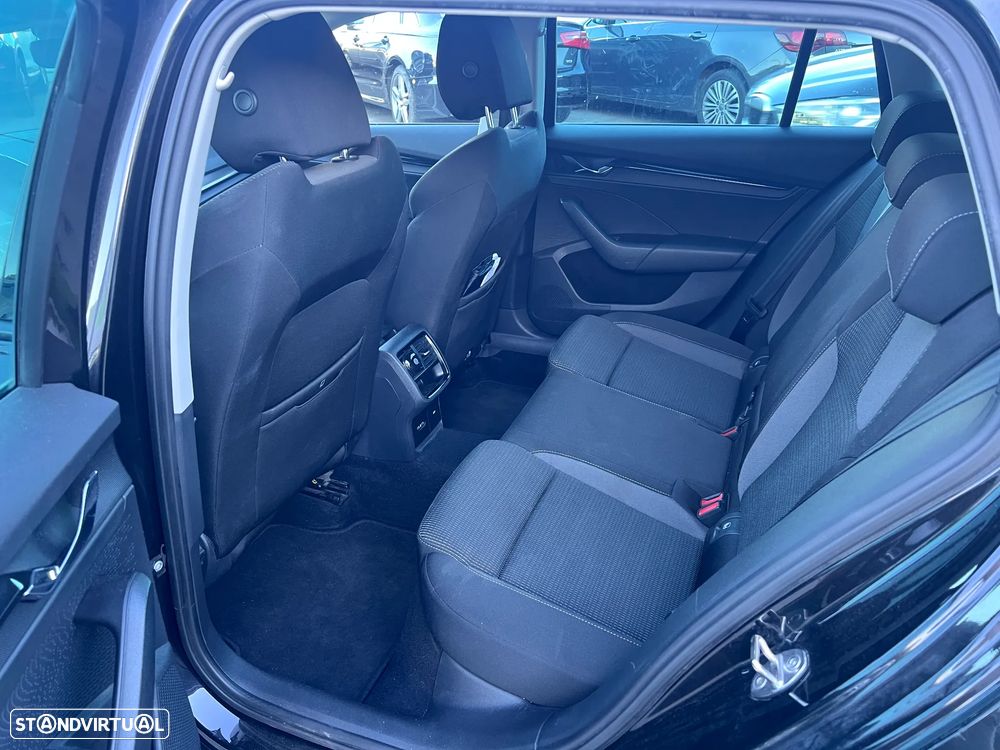 Skoda Octavia Break 2.0 TDI Style DSG - 11