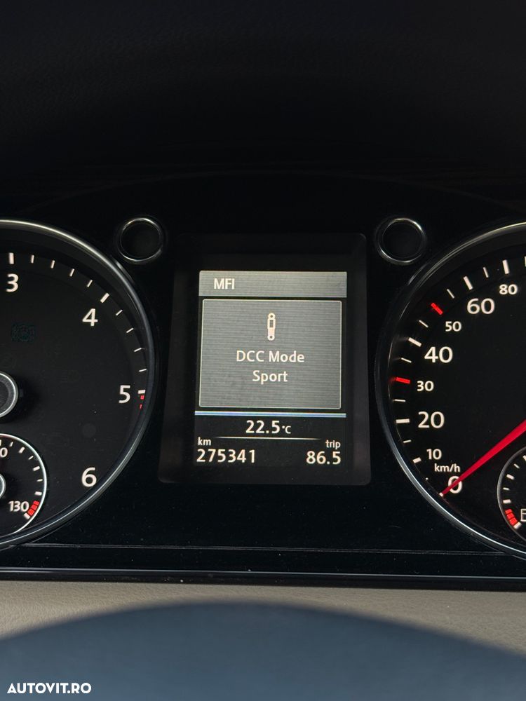 Volkswagen Passat 2.0 TDI BlueMotion Tehnology DSG Highline - 32