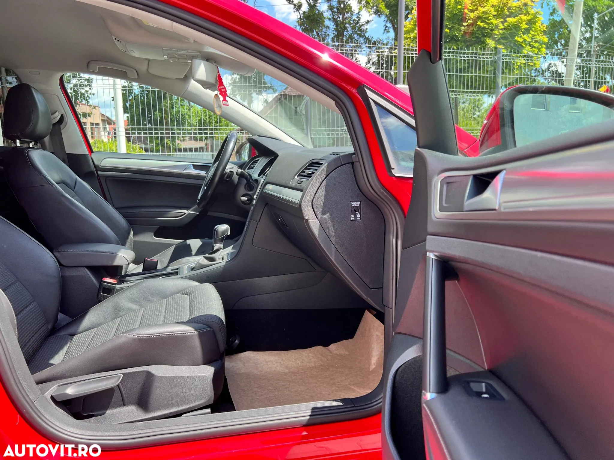 Volkswagen Golf - 10