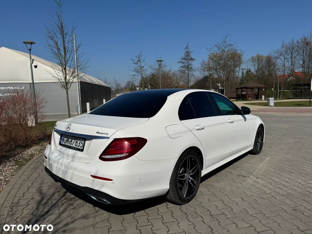 Mercedes-Benz Klasa E 220 d 4-Matic 9G-TRONIC - 3