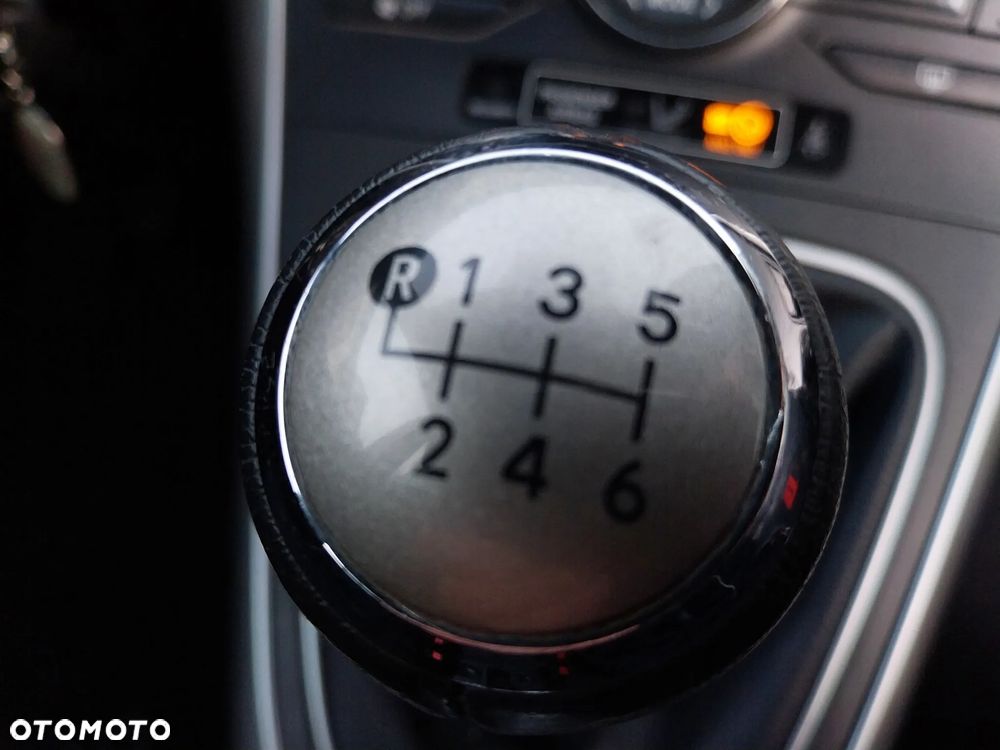 Toyota Auris 1.6 Executive - 23