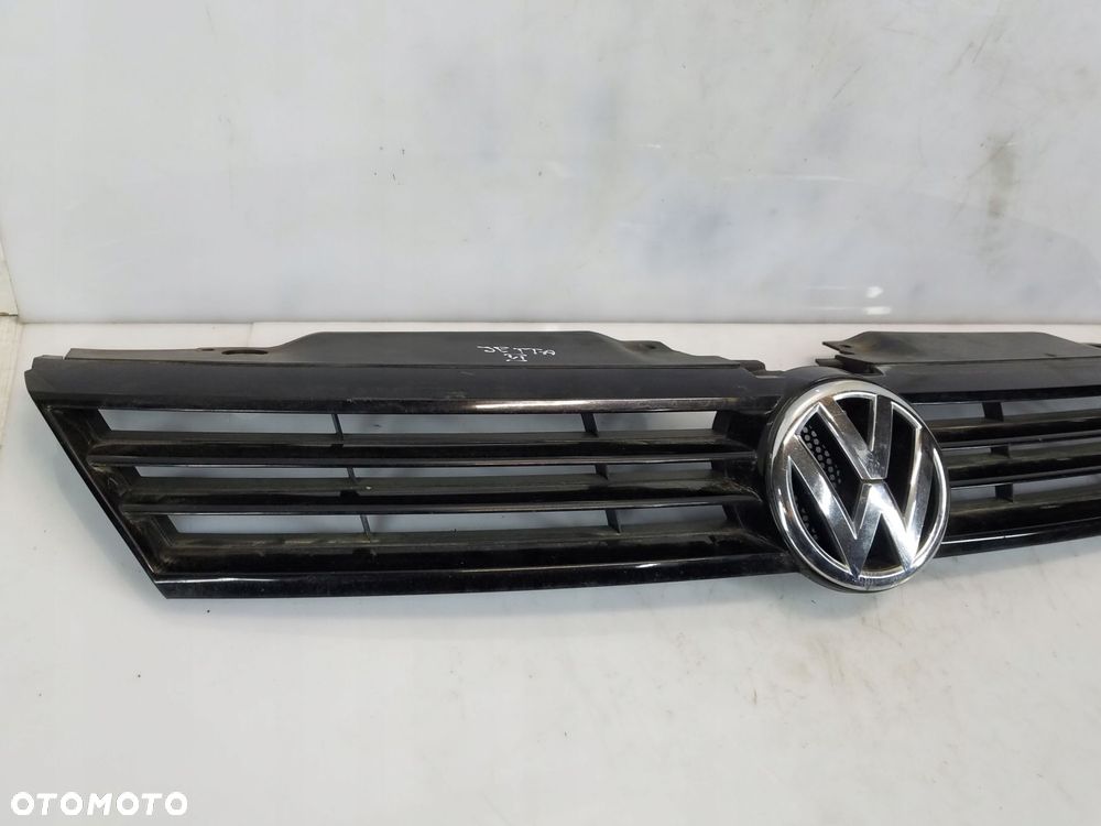 atrapa grill vw jetta vi - 2