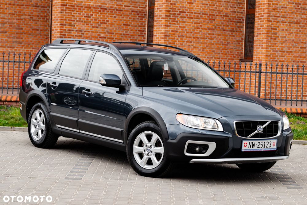 Volvo XC 70 D5 AWD Momentum - 2
