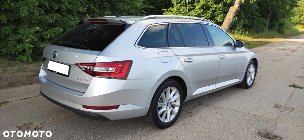 Skoda Superb 2.0 TDI DSG Ambition - 7