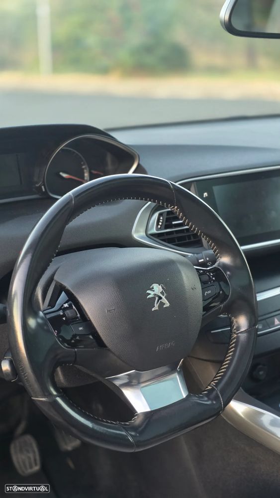 Peugeot 308 BlueHDi 130 Allure Pack - 22