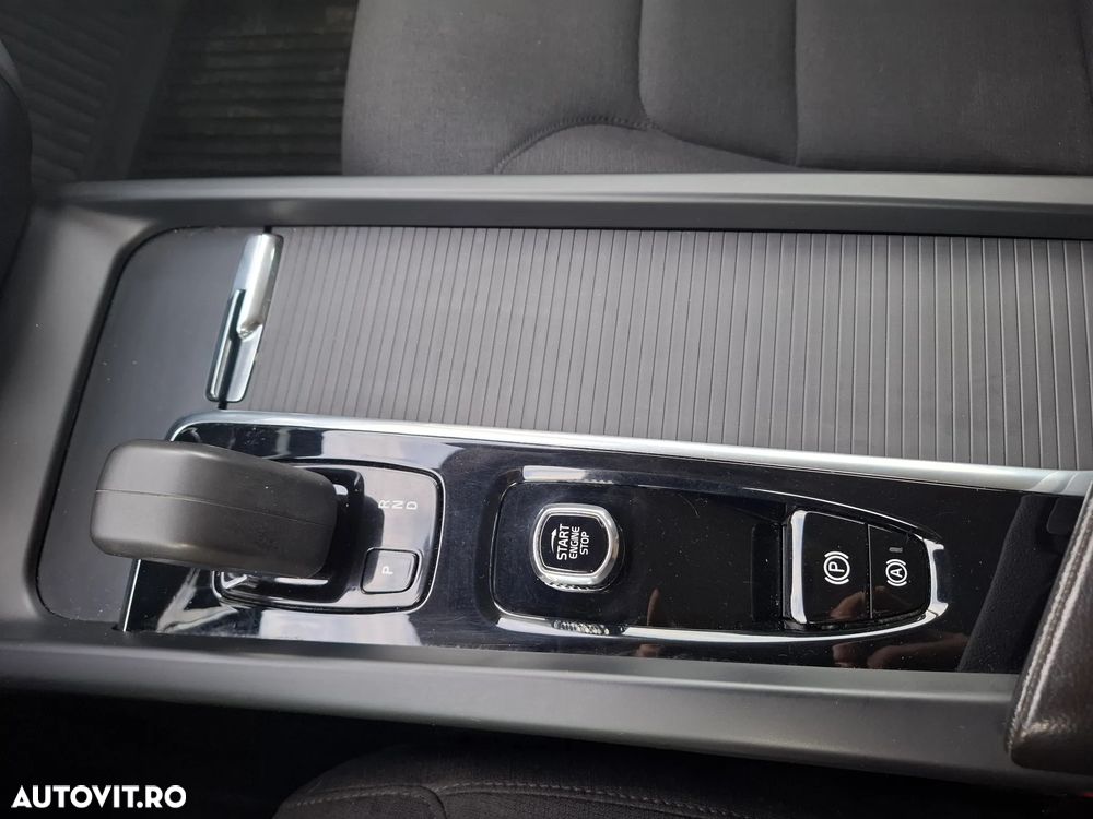 Volvo V60 B4 MHEV AT8 FWD Momentum - 9