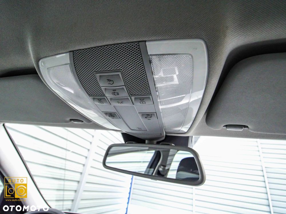 Mercedes-Benz Klasa C 180 CGI BlueEff Avantgarde - 25