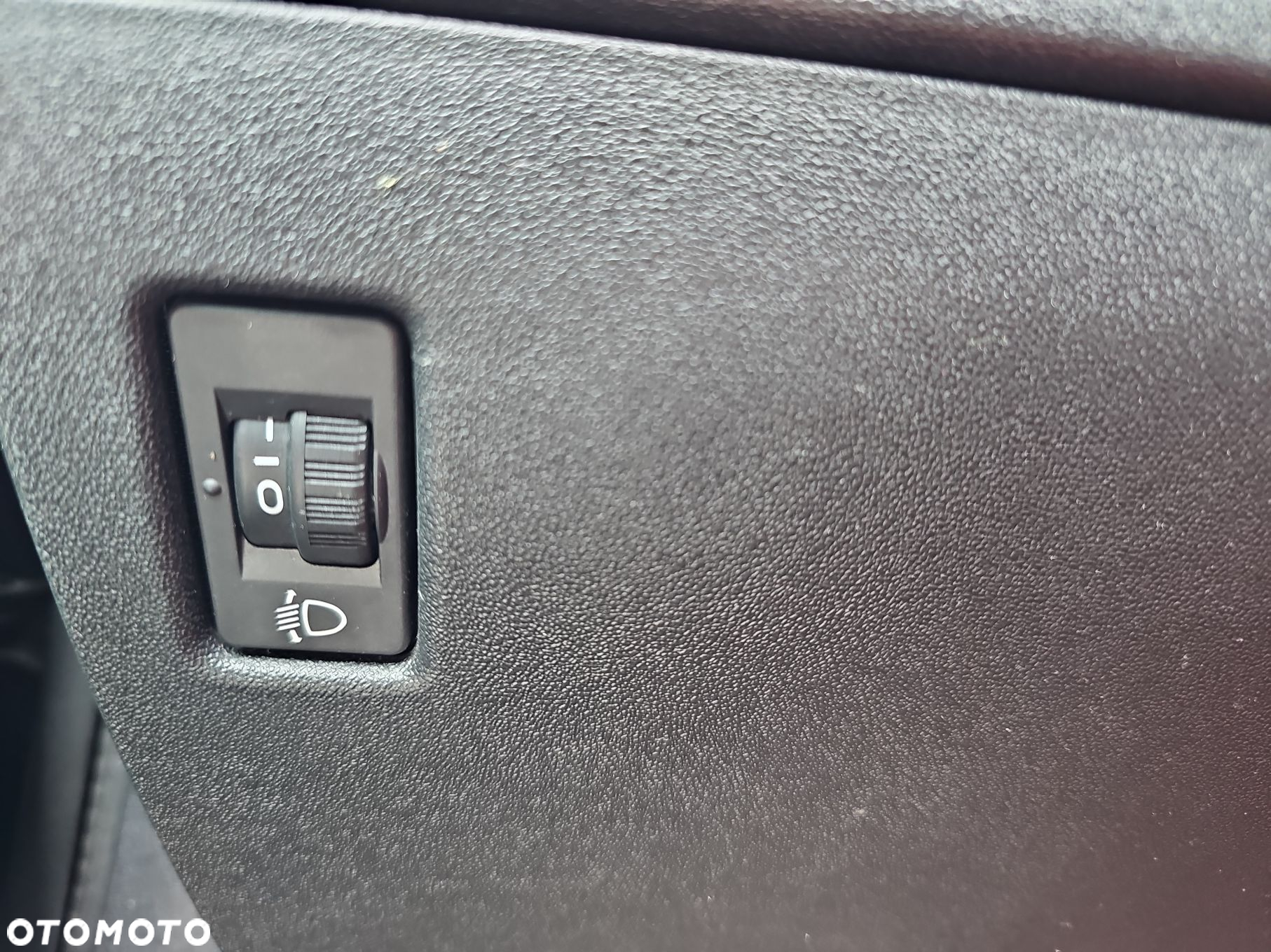Peugeot 2008 1.2 Pure Tech Style S&S - 23