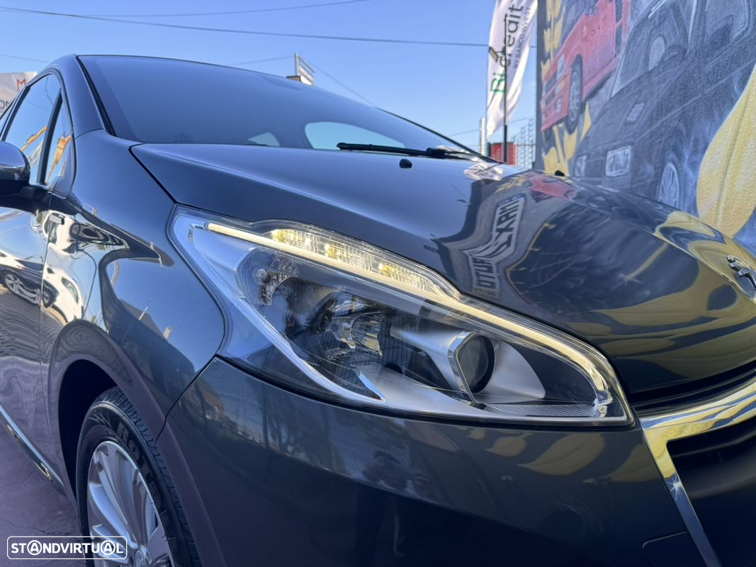 Peugeot 208 1.2 PureTech Style - 22