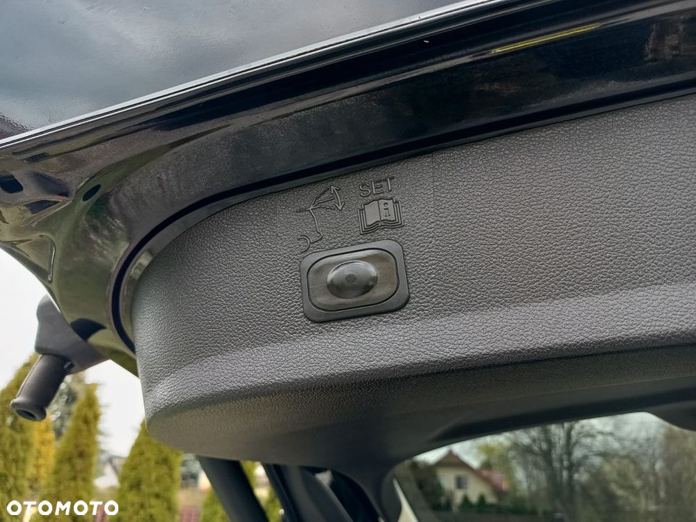 Ford Kuga 2.0 TDCi 4x4 Titanium - 25