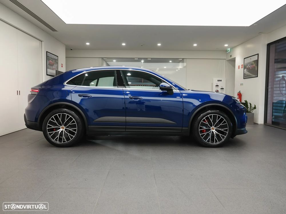 Porsche Macan Electric 4S - 10