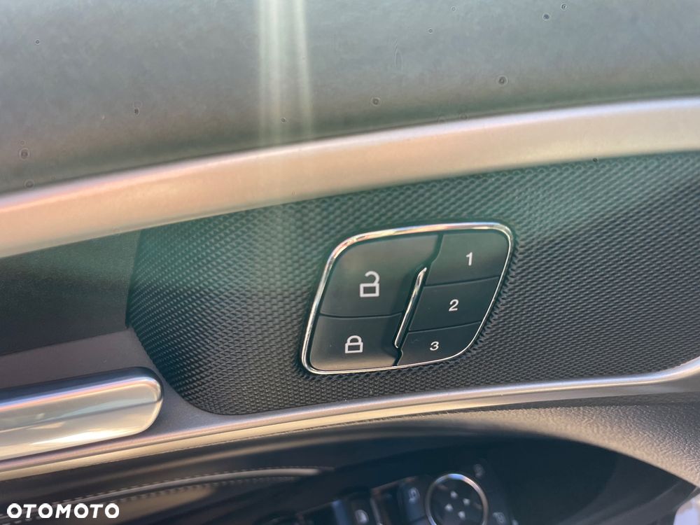 Ford Mondeo 2.0 EcoBoost Start-Stopp Autom Vignale - 20