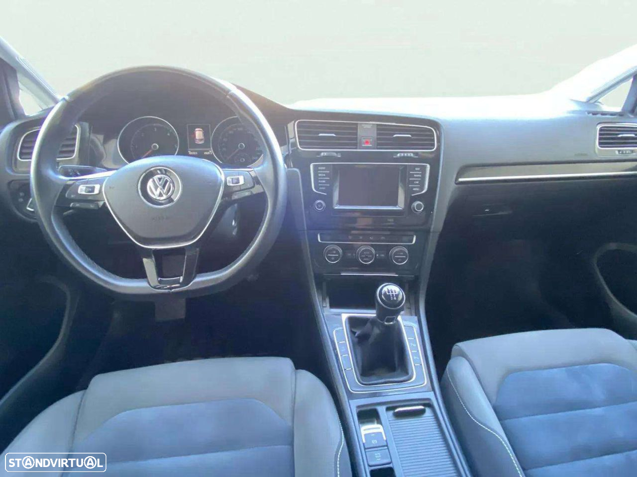 VW Golf 1.6 TDi Highline - 6
