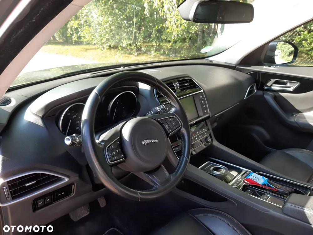 Jaguar F-Pace - 9