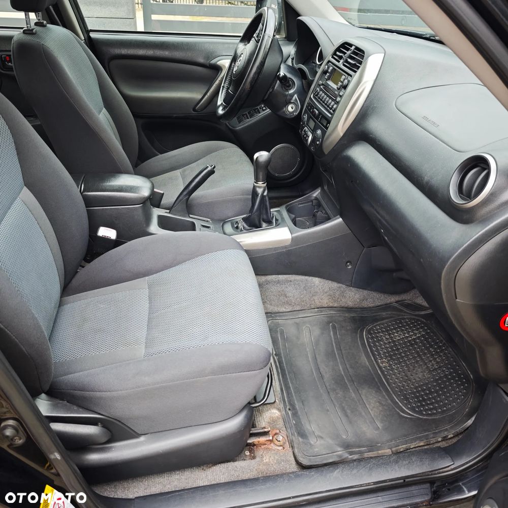 Toyota RAV4 2.0 D-4D 4x4 - 18