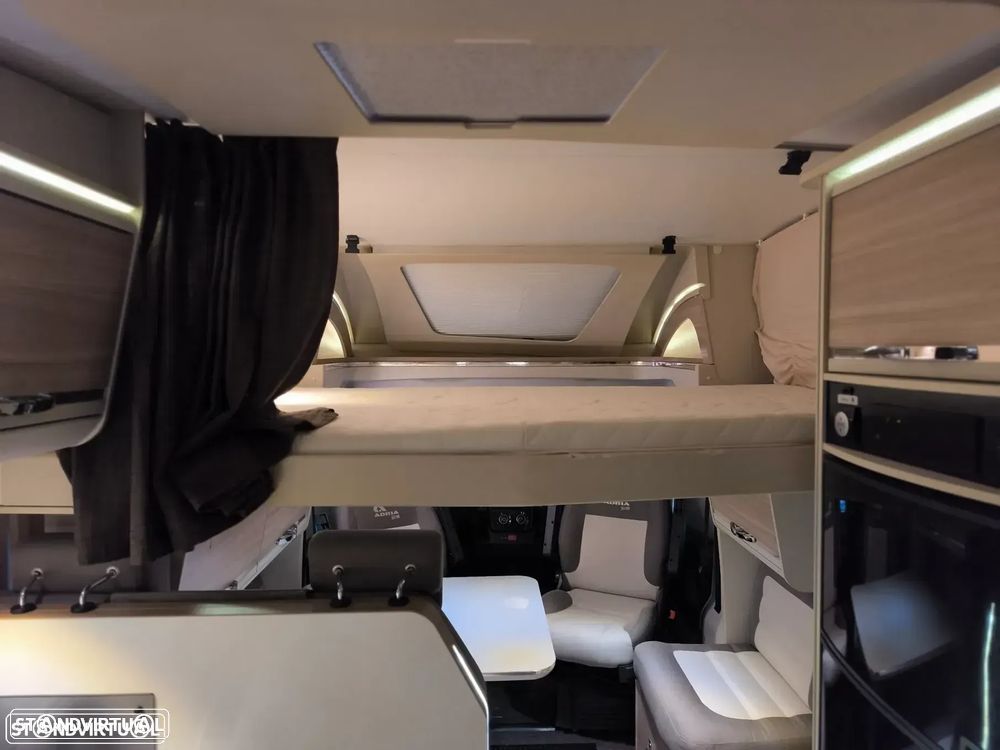 Adria Matrix M670SC 50 Anos 5lugares Cama central e basculante - 32