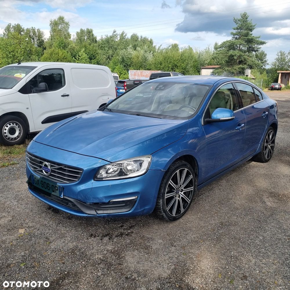 Volvo S60 D2 Momentum - 1