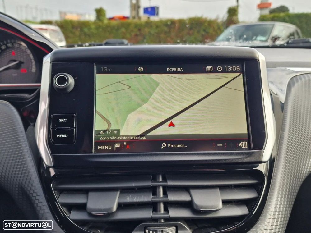 Peugeot 2008 1.2 PureTech GT Line - 23