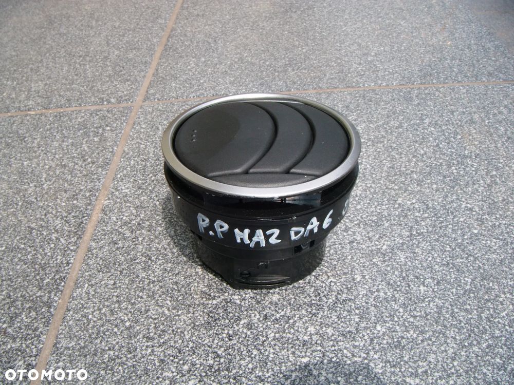 mazda 6 gg 05r kratka wlotu powietrza prawy przód - 1