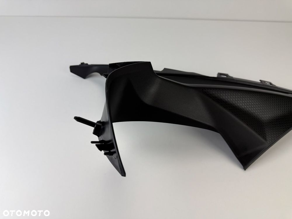 Prawe boczne górne wypełnienie BMW S1000RR K67 2019+ - 9