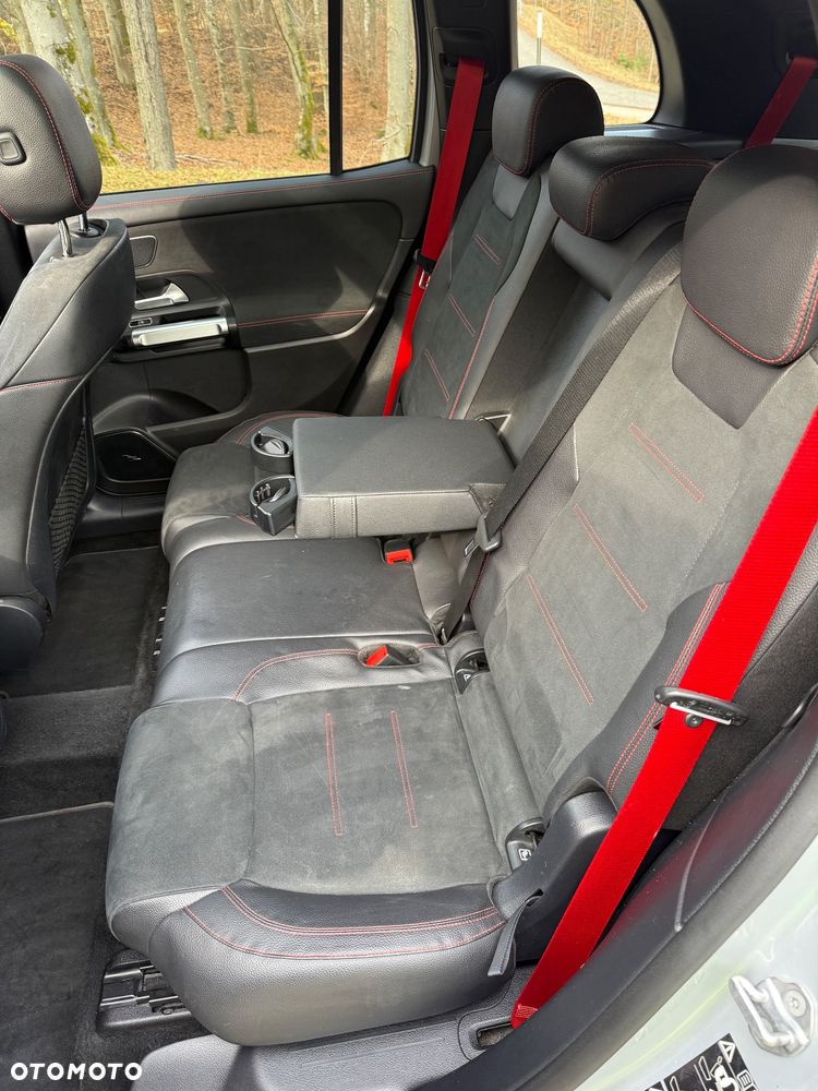 Mercedes-Benz GLB - 22