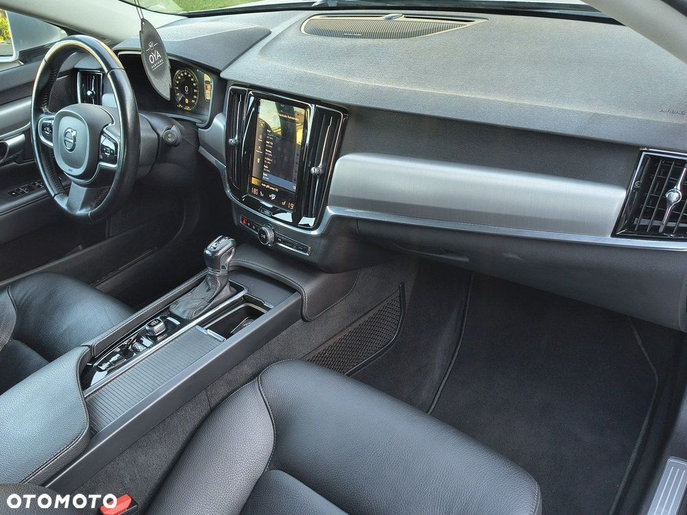 Volvo V90 D3 Momentum - 32