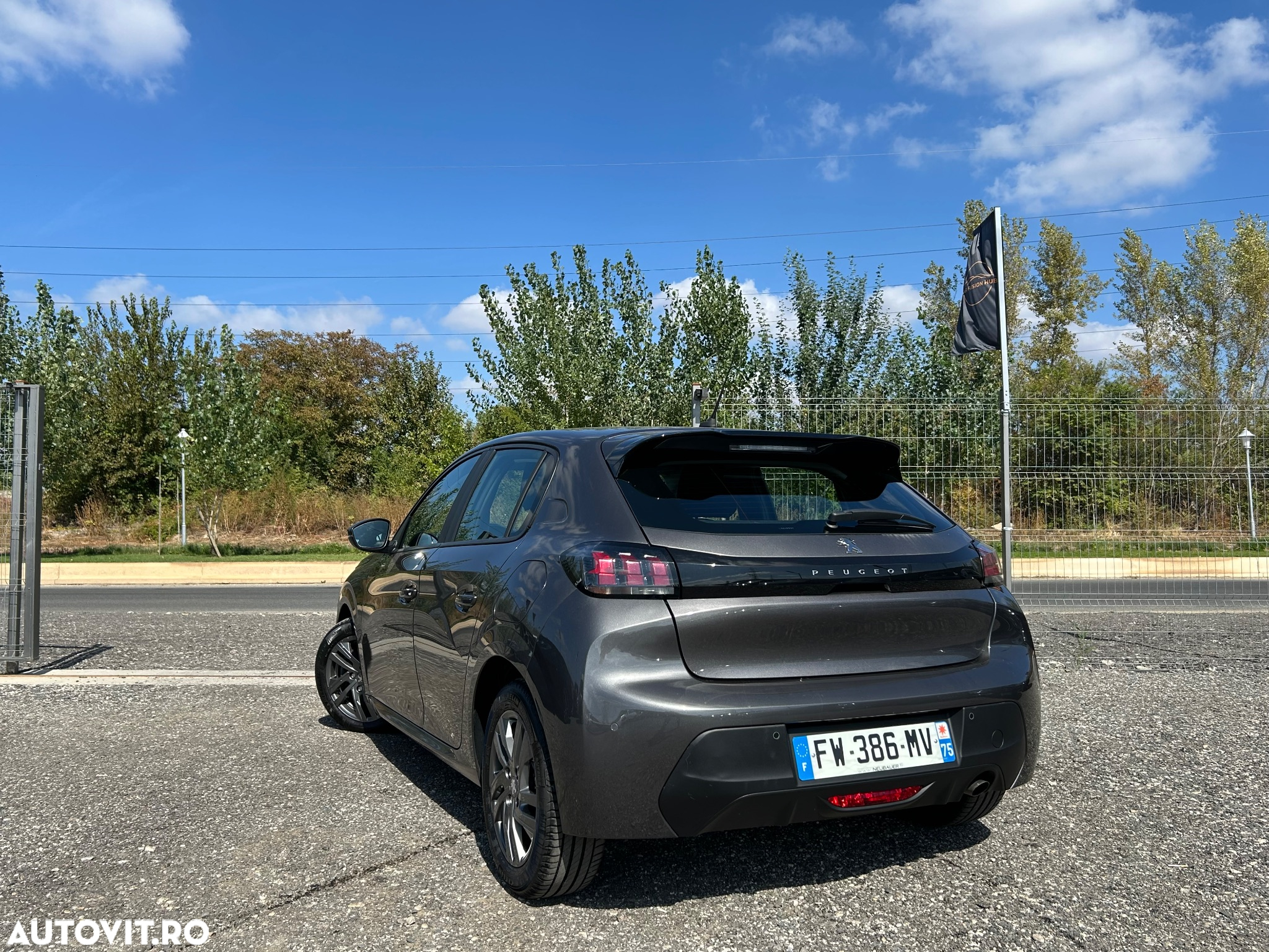 Peugeot 208 1.2 L PureTech STT EAT8 Active Pack - 3