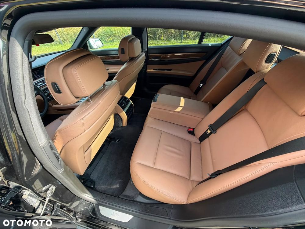 BMW Seria 7 - 25