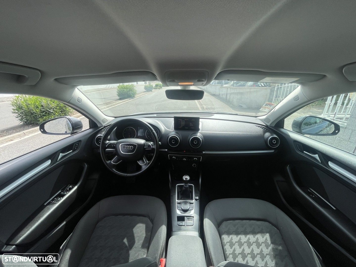 Audi A3 Sportback 1.6 TDI Advance Ultra - 14