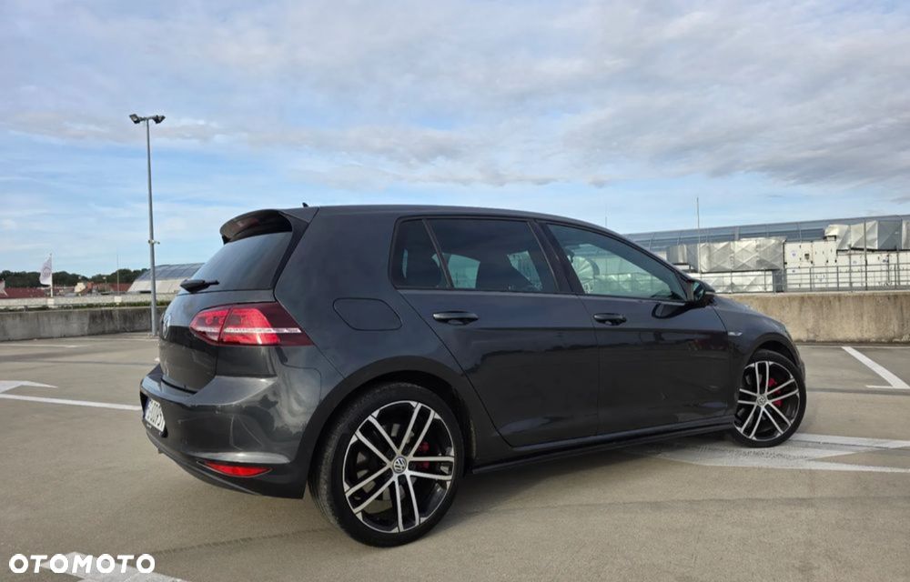 Volkswagen Golf 2.0 TDI BMT GTD - 17