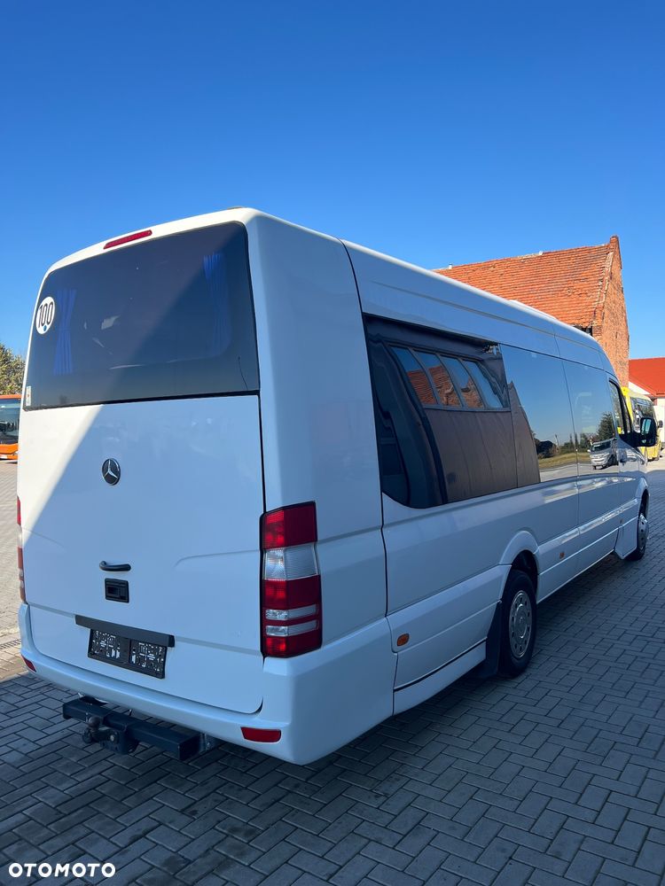 Mercedes-Benz 519 - 4