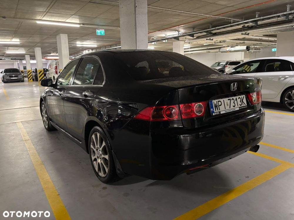 Honda Accord 2.0 Executive - 28