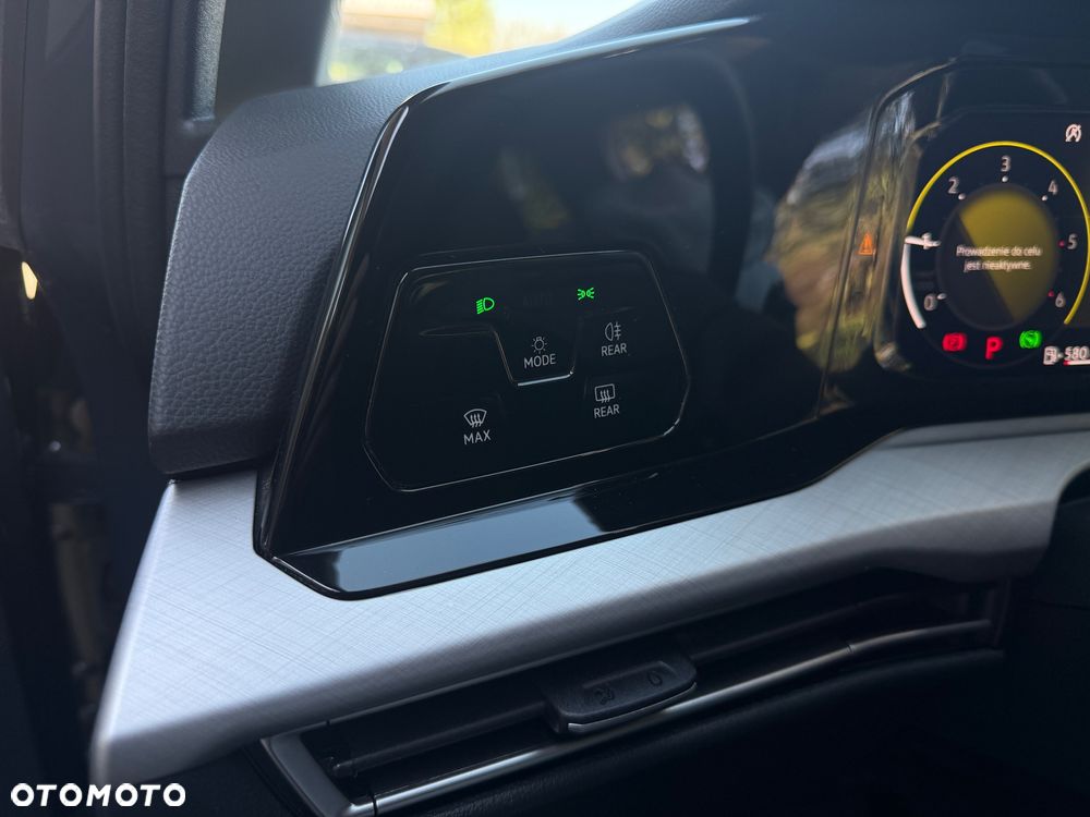 Volkswagen Golf Variant 2.0 TDI SCR DSG Life - 28