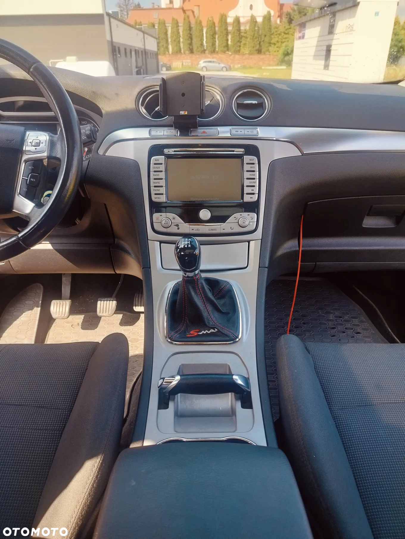 Ford S-Max - 11
